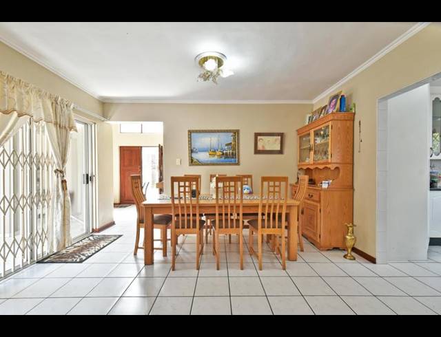 3 BEDROOM HOUSE FOR SALE IN KENSINGTON